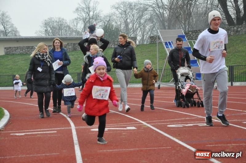 Zdjęcie w galerii na portalu naszraciborz.pl: Blisko trzystu uczestników Biegu dla Ani FOTO i WIDEO wiadomości z regionu