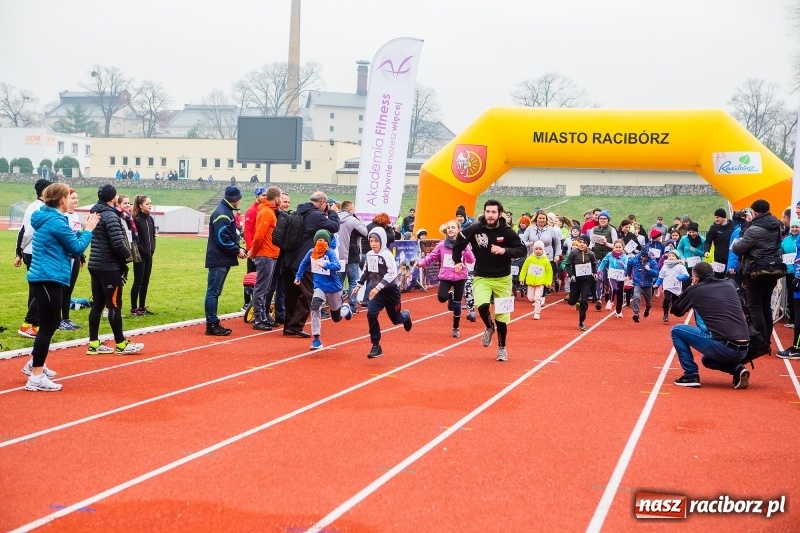 Zdjęcie w galerii na portalu naszraciborz.pl: Blisko trzystu uczestników Biegu dla Ani FOTO i WIDEO wiadomości z regionu