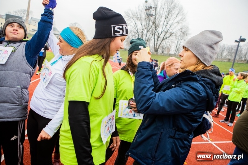Zdjęcie w galerii na portalu naszraciborz.pl: Blisko trzystu uczestników Biegu dla Ani FOTO i WIDEO wiadomości z regionu