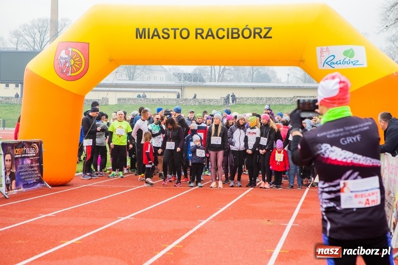 Zdjęcie w galerii na portalu naszraciborz.pl: Blisko trzystu uczestników Biegu dla Ani FOTO i WIDEO wiadomości z regionu