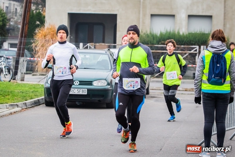 Zdjęcie w galerii na portalu naszraciborz.pl: Blisko trzystu uczestników Biegu dla Ani FOTO i WIDEO wiadomości z regionu