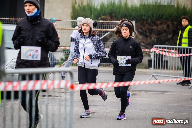 Zdjęcie w galerii na portalu naszraciborz.pl: Blisko trzystu uczestników Biegu dla Ani FOTO i WIDEO wiadomości z regionu