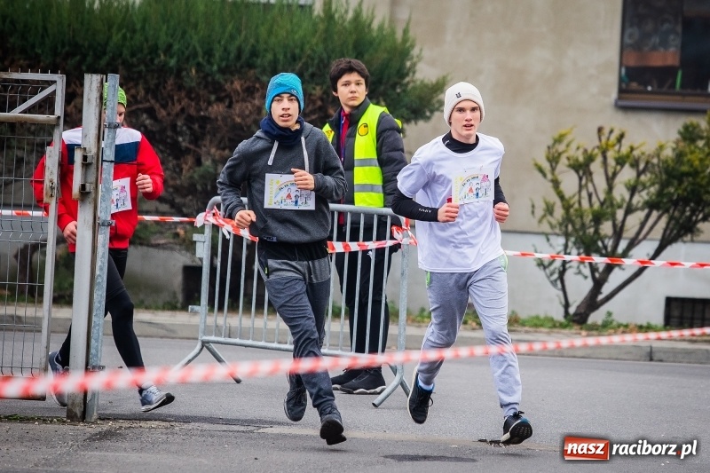 Zdjęcie w galerii na portalu naszraciborz.pl: Blisko trzystu uczestników Biegu dla Ani FOTO i WIDEO wiadomości z regionu
