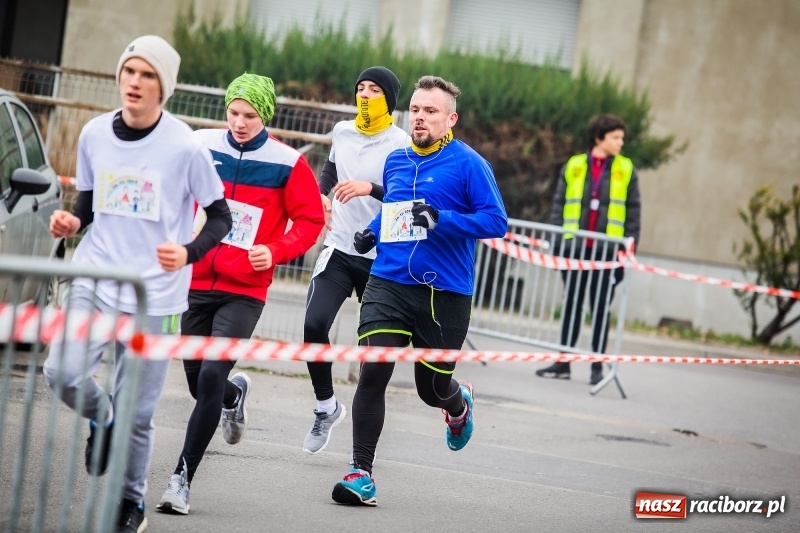 Zdjęcie w galerii na portalu naszraciborz.pl: Blisko trzystu uczestników Biegu dla Ani FOTO i WIDEO wiadomości z regionu