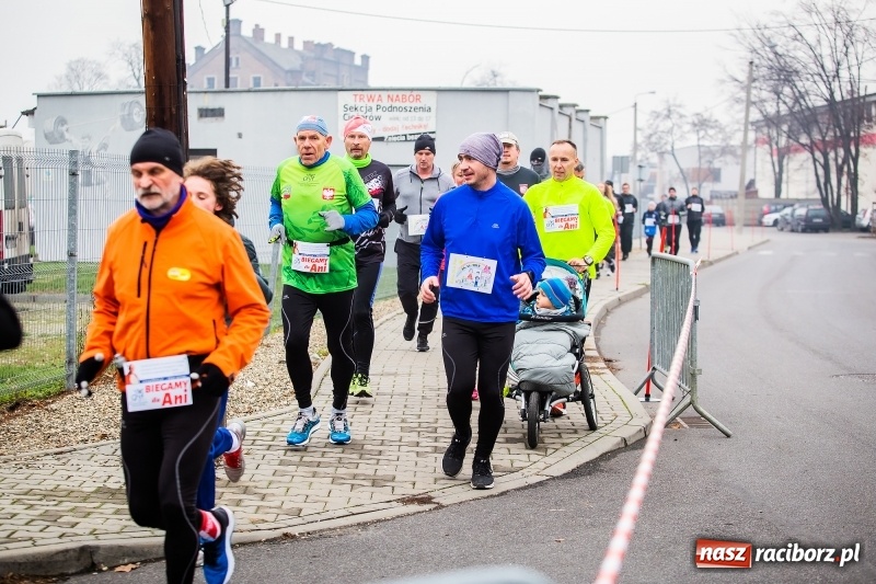 Zdjęcie w galerii na portalu naszraciborz.pl: Blisko trzystu uczestników Biegu dla Ani FOTO i WIDEO wiadomości z regionu