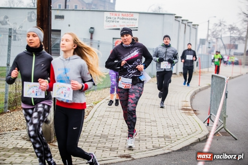 Zdjęcie w galerii na portalu naszraciborz.pl: Blisko trzystu uczestników Biegu dla Ani FOTO i WIDEO wiadomości z regionu