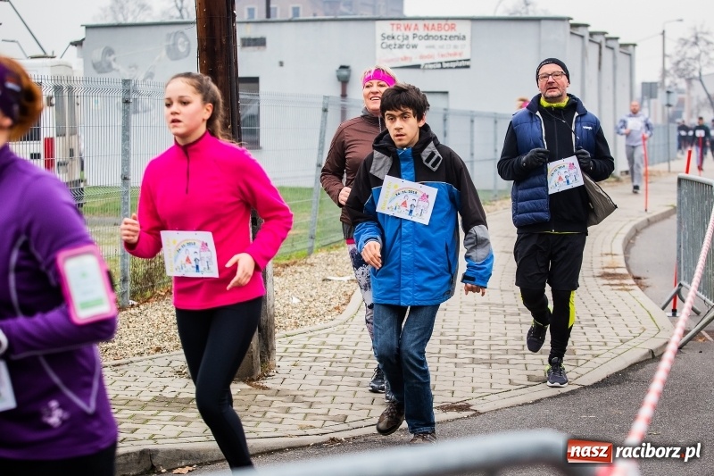 Zdjęcie w galerii na portalu naszraciborz.pl: Blisko trzystu uczestników Biegu dla Ani FOTO i WIDEO wiadomości z regionu