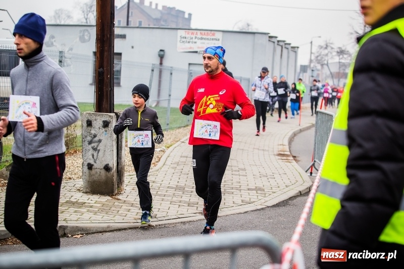 Zdjęcie w galerii na portalu naszraciborz.pl: Blisko trzystu uczestników Biegu dla Ani FOTO i WIDEO wiadomości z regionu