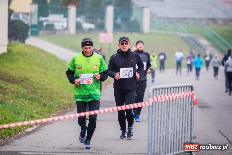 Zdjęcie w galerii na portalu naszraciborz.pl: Blisko trzystu uczestników Biegu dla Ani FOTO i WIDEO wiadomości z regionu