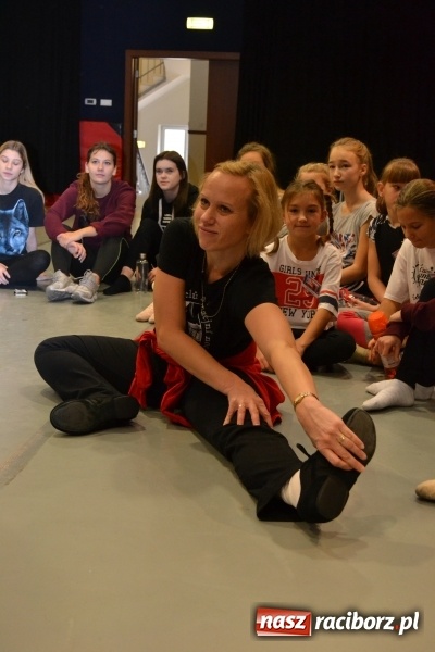 Zdjęcie w galerii na portalu naszraciborz.pl: Po drugiej stronie lustra. W RCK trwają warsztaty taneczne  wiadomości z regionu
