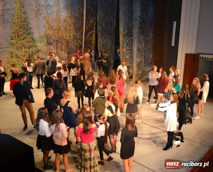 Zdjęcie w galerii na portalu naszraciborz.pl: Po drugiej stronie lustra. W RCK trwają warsztaty taneczne  wiadomości z regionu