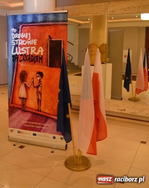 Zdjęcie w galerii na portalu naszraciborz.pl: Po drugiej stronie lustra. W RCK trwają warsztaty taneczne  wiadomości z regionu