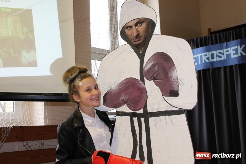 Zdjęcie w galerii na portalu naszraciborz.pl: Święto szkoły i otwarcie boiska wielofunkcyjnego na Płoni i Oborze wiadomości z regionu