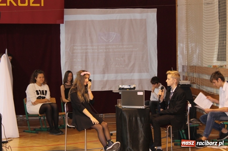 Zdjęcie w galerii na portalu naszraciborz.pl: Święto szkoły i otwarcie boiska wielofunkcyjnego na Płoni i Oborze wiadomości z regionu