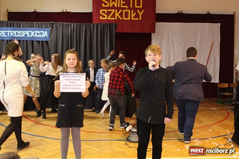 Zdjęcie w galerii na portalu naszraciborz.pl: Święto szkoły i otwarcie boiska wielofunkcyjnego na Płoni i Oborze wiadomości z regionu