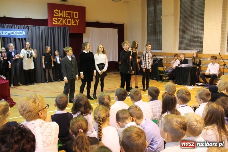 Zdjęcie w galerii na portalu naszraciborz.pl: Święto szkoły i otwarcie boiska wielofunkcyjnego na Płoni i Oborze wiadomości z regionu