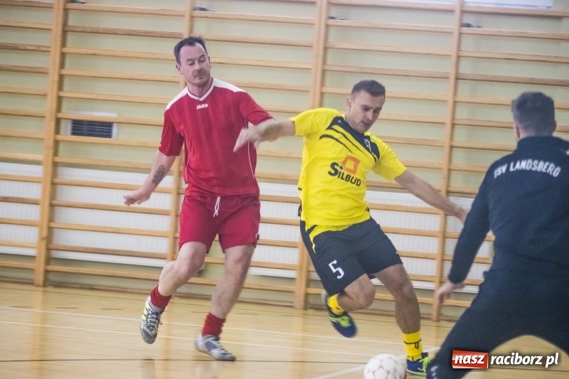 Zdjęcie w galerii na portalu naszraciborz.pl: III Memoriał im. Jana Staniendy. Sędziowie Podokręgu Racibórz obronili trofeum wiadomości z regionu