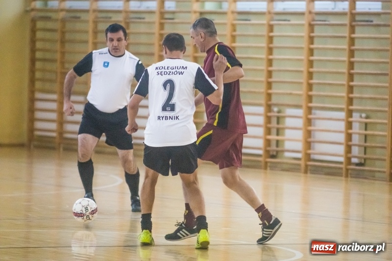 Zdjęcie w galerii na portalu naszraciborz.pl: III Memoriał im. Jana Staniendy. Sędziowie Podokręgu Racibórz obronili trofeum wiadomości z regionu