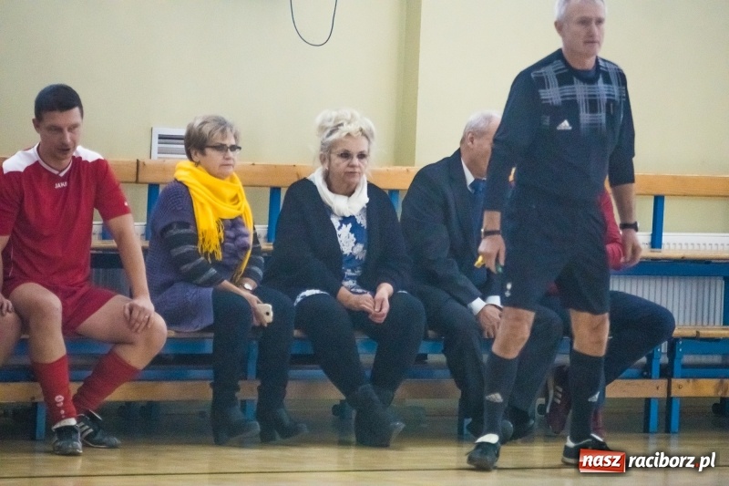 Zdjęcie w galerii na portalu naszraciborz.pl: III Memoriał im. Jana Staniendy. Sędziowie Podokręgu Racibórz obronili trofeum wiadomości z regionu