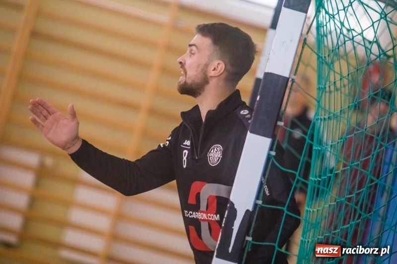 Zdjęcie w galerii na portalu naszraciborz.pl: III Memoriał im. Jana Staniendy. Sędziowie Podokręgu Racibórz obronili trofeum wiadomości z regionu