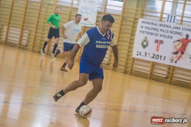 Zdjęcie w galerii na portalu naszraciborz.pl: III Memoriał im. Jana Staniendy. Sędziowie Podokręgu Racibórz obronili trofeum wiadomości z regionu