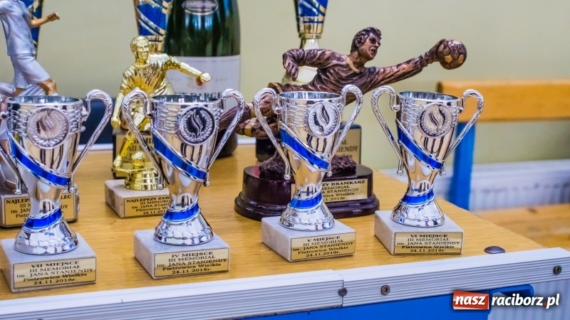 Zdjęcie w galerii na portalu naszraciborz.pl: III Memoriał im. Jana Staniendy. Sędziowie Podokręgu Racibórz obronili trofeum wiadomości z regionu