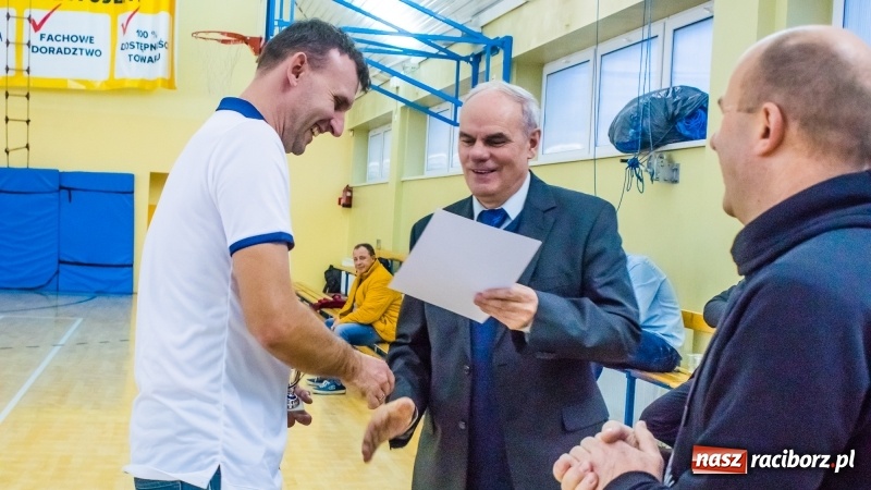 Zdjęcie w galerii na portalu naszraciborz.pl: III Memoriał im. Jana Staniendy. Sędziowie Podokręgu Racibórz obronili trofeum wiadomości z regionu