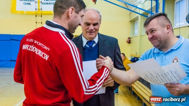 Zdjęcie w galerii na portalu naszraciborz.pl: III Memoriał im. Jana Staniendy. Sędziowie Podokręgu Racibórz obronili trofeum wiadomości z regionu