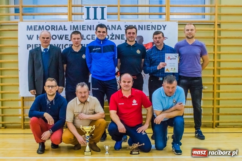 Zdjęcie w galerii na portalu naszraciborz.pl: III Memoriał im. Jana Staniendy. Sędziowie Podokręgu Racibórz obronili trofeum wiadomości z regionu