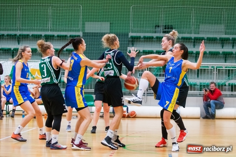 Zdjęcie w galerii na portalu naszraciborz.pl: Koszykarki RKK AZS znów poległy wiadomości z regionu