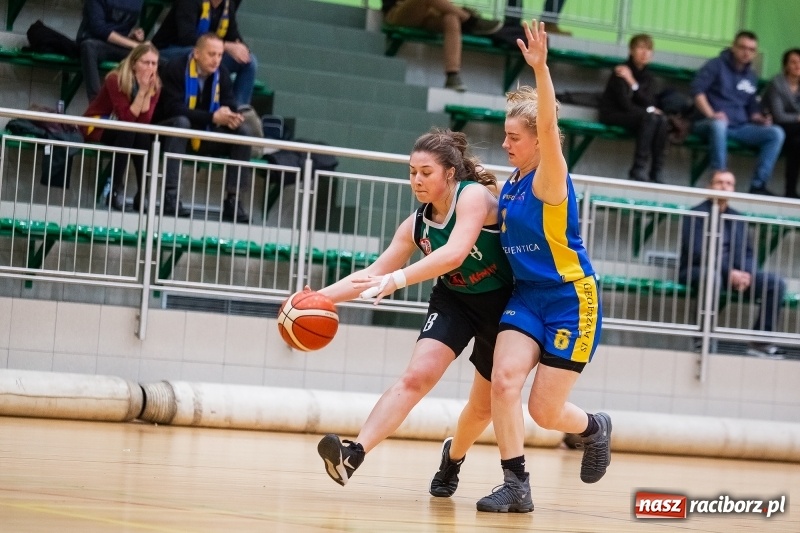 Zdjęcie w galerii na portalu naszraciborz.pl: Koszykarki RKK AZS znów poległy wiadomości z regionu