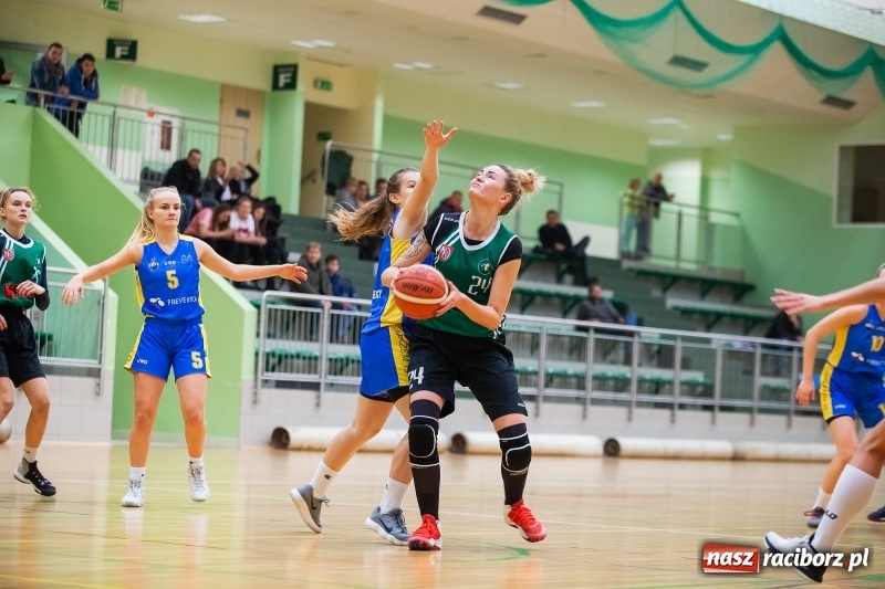 Zdjęcie w galerii na portalu naszraciborz.pl: Koszykarki RKK AZS znów poległy wiadomości z regionu