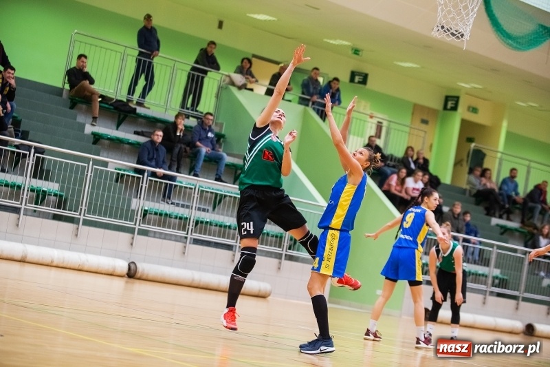 Zdjęcie w galerii na portalu naszraciborz.pl: Koszykarki RKK AZS znów poległy wiadomości z regionu