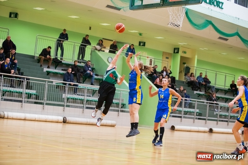 Zdjęcie w galerii na portalu naszraciborz.pl: Koszykarki RKK AZS znów poległy wiadomości z regionu