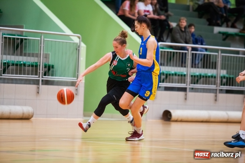 Zdjęcie w galerii na portalu naszraciborz.pl: Koszykarki RKK AZS znów poległy wiadomości z regionu