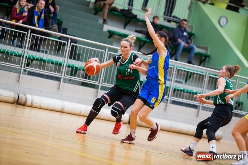 Zdjęcie w galerii na portalu naszraciborz.pl: Koszykarki RKK AZS znów poległy wiadomości z regionu