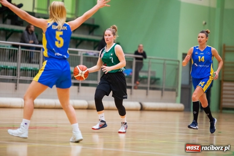 Zdjęcie w galerii na portalu naszraciborz.pl: Koszykarki RKK AZS znów poległy wiadomości z regionu