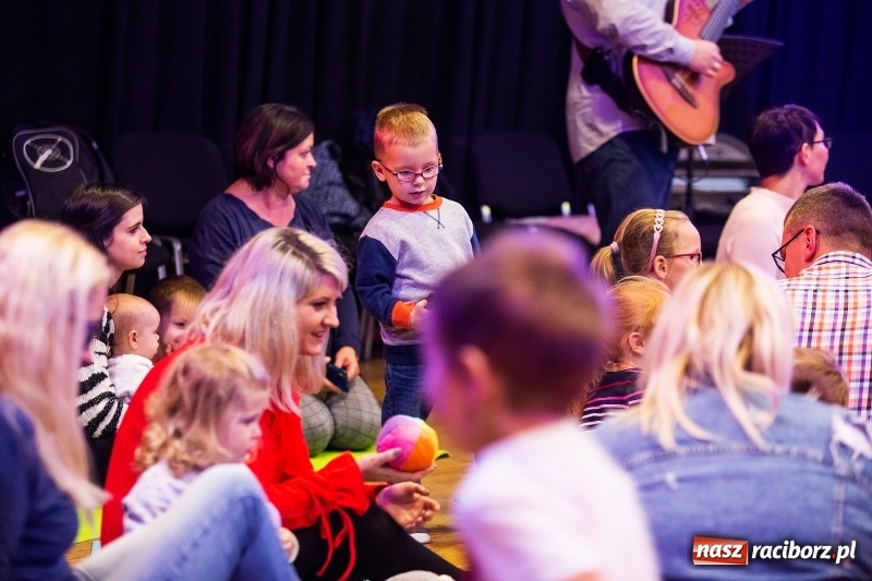 Zdjęcie w galerii na portalu naszraciborz.pl: Maluchy w Krainie Dźwięku - dookoła świata wiadomości z regionu