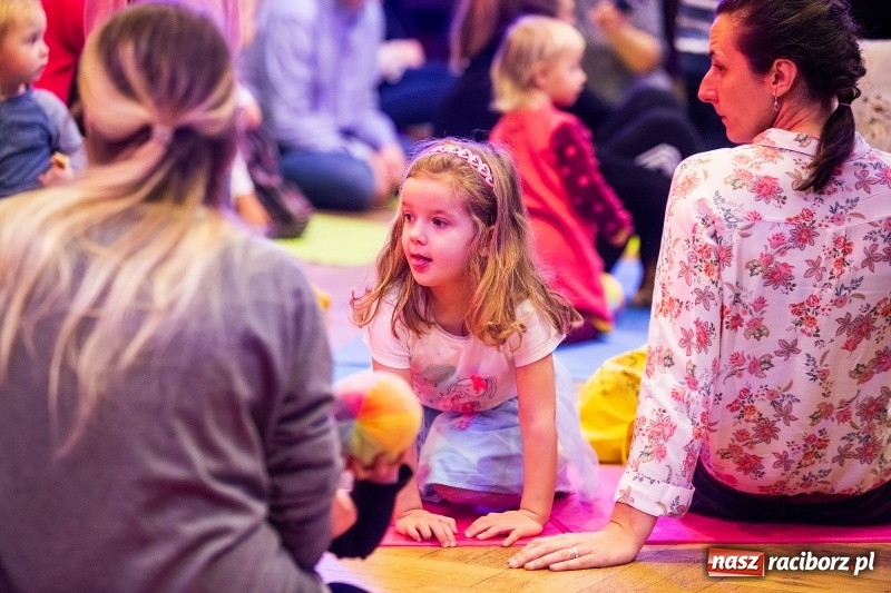 Zdjęcie w galerii na portalu naszraciborz.pl: Maluchy w Krainie Dźwięku - dookoła świata wiadomości z regionu