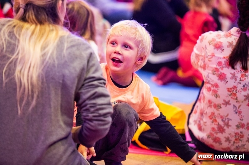 Zdjęcie w galerii na portalu naszraciborz.pl: Maluchy w Krainie Dźwięku - dookoła świata wiadomości z regionu