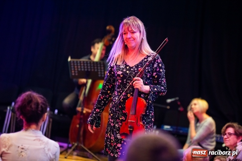 Zdjęcie w galerii na portalu naszraciborz.pl: Maluchy w Krainie Dźwięku - dookoła świata wiadomości z regionu