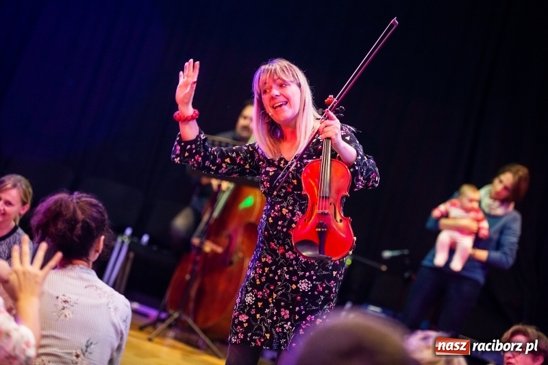 Zdjęcie w galerii na portalu naszraciborz.pl: Maluchy w Krainie Dźwięku - dookoła świata wiadomości z regionu