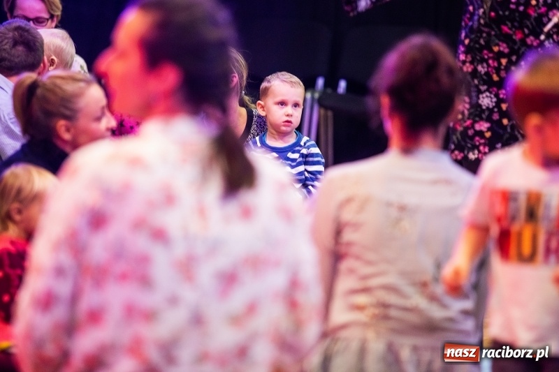 Zdjęcie w galerii na portalu naszraciborz.pl: Maluchy w Krainie Dźwięku - dookoła świata wiadomości z regionu