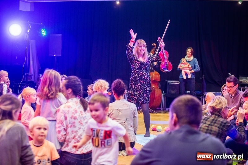 Zdjęcie w galerii na portalu naszraciborz.pl: Maluchy w Krainie Dźwięku - dookoła świata wiadomości z regionu