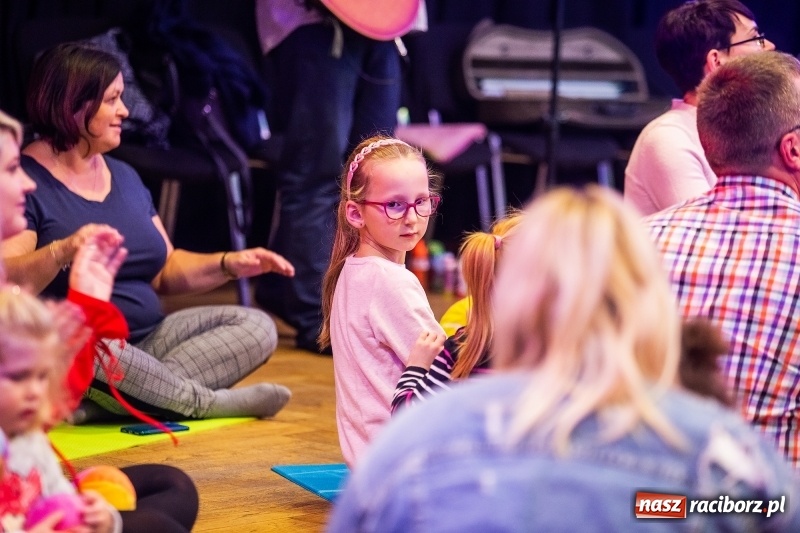 Zdjęcie w galerii na portalu naszraciborz.pl: Maluchy w Krainie Dźwięku - dookoła świata wiadomości z regionu