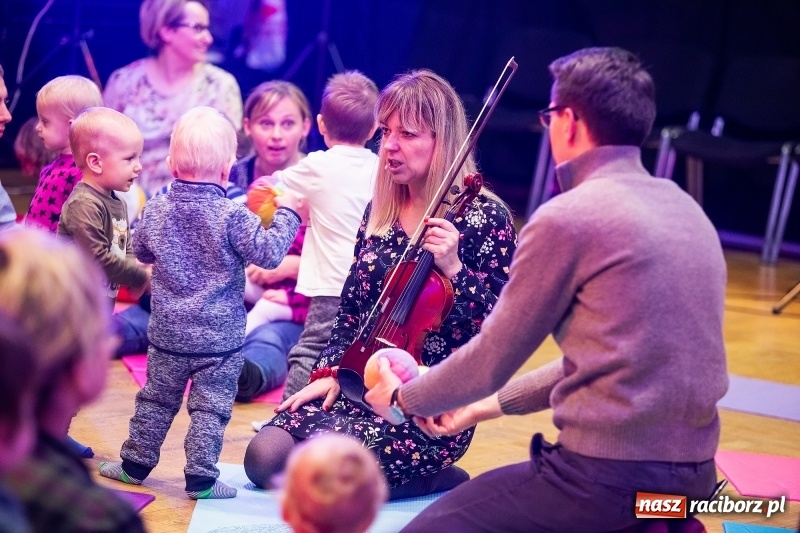 Zdjęcie w galerii na portalu naszraciborz.pl: Maluchy w Krainie Dźwięku - dookoła świata wiadomości z regionu