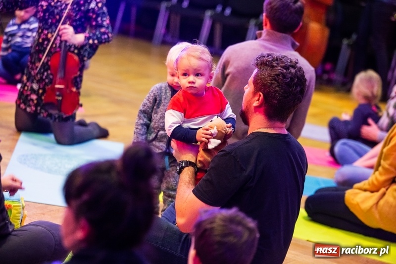 Zdjęcie w galerii na portalu naszraciborz.pl: Maluchy w Krainie Dźwięku - dookoła świata wiadomości z regionu