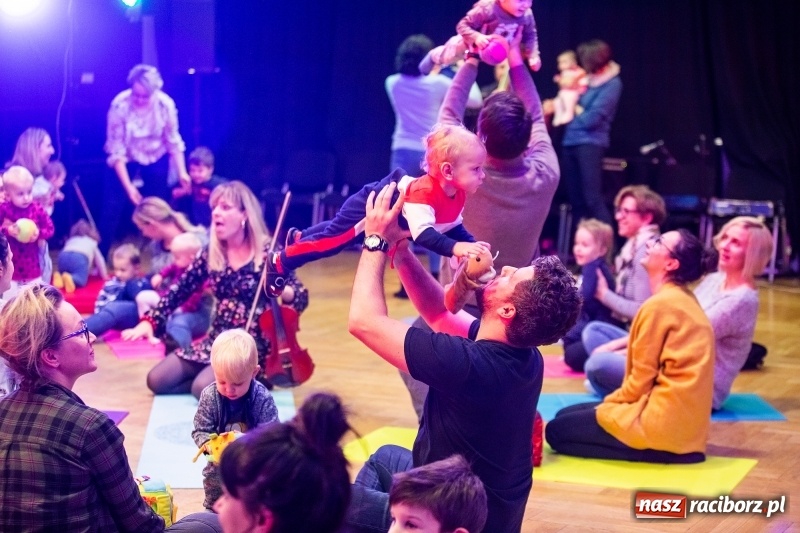 Zdjęcie w galerii na portalu naszraciborz.pl: Maluchy w Krainie Dźwięku - dookoła świata wiadomości z regionu