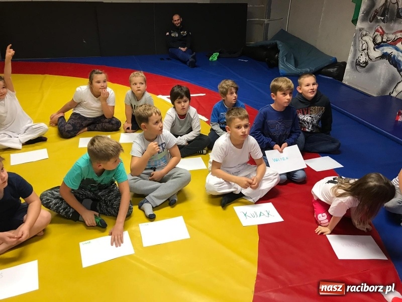 Zdjęcie w galerii na portalu naszraciborz.pl: Zajęcia profilaktyczne w Klubie Łamator  wiadomości z regionu