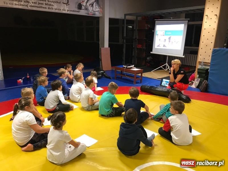 Zdjęcie w galerii na portalu naszraciborz.pl: Zajęcia profilaktyczne w Klubie Łamator  wiadomości z regionu